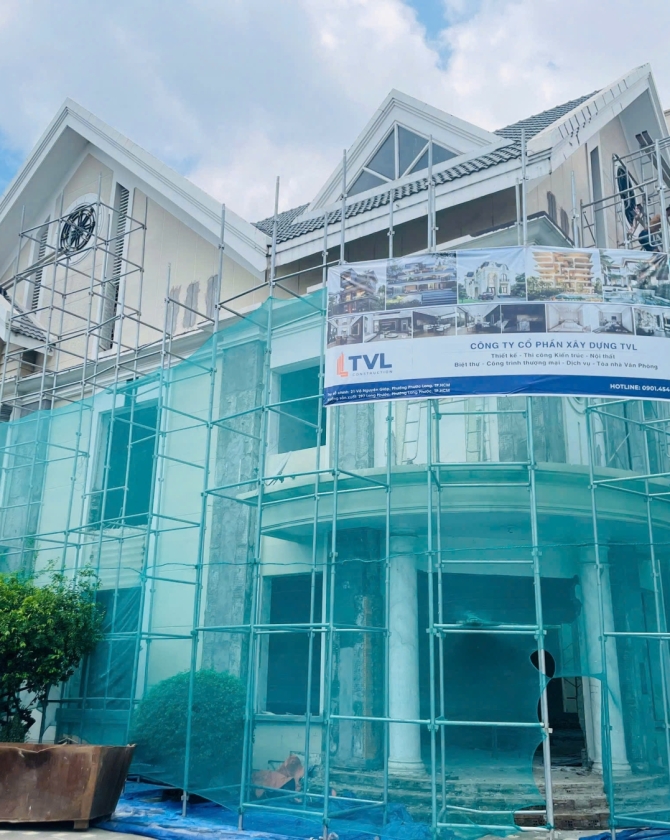 BIỆT THỰ TÂN CỔ ĐIỂN 3 TẦNG  -  DĨ AN, BÌNH DƯƠNG
